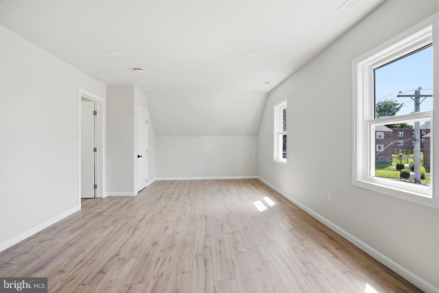 249 Washington Lane photo 37