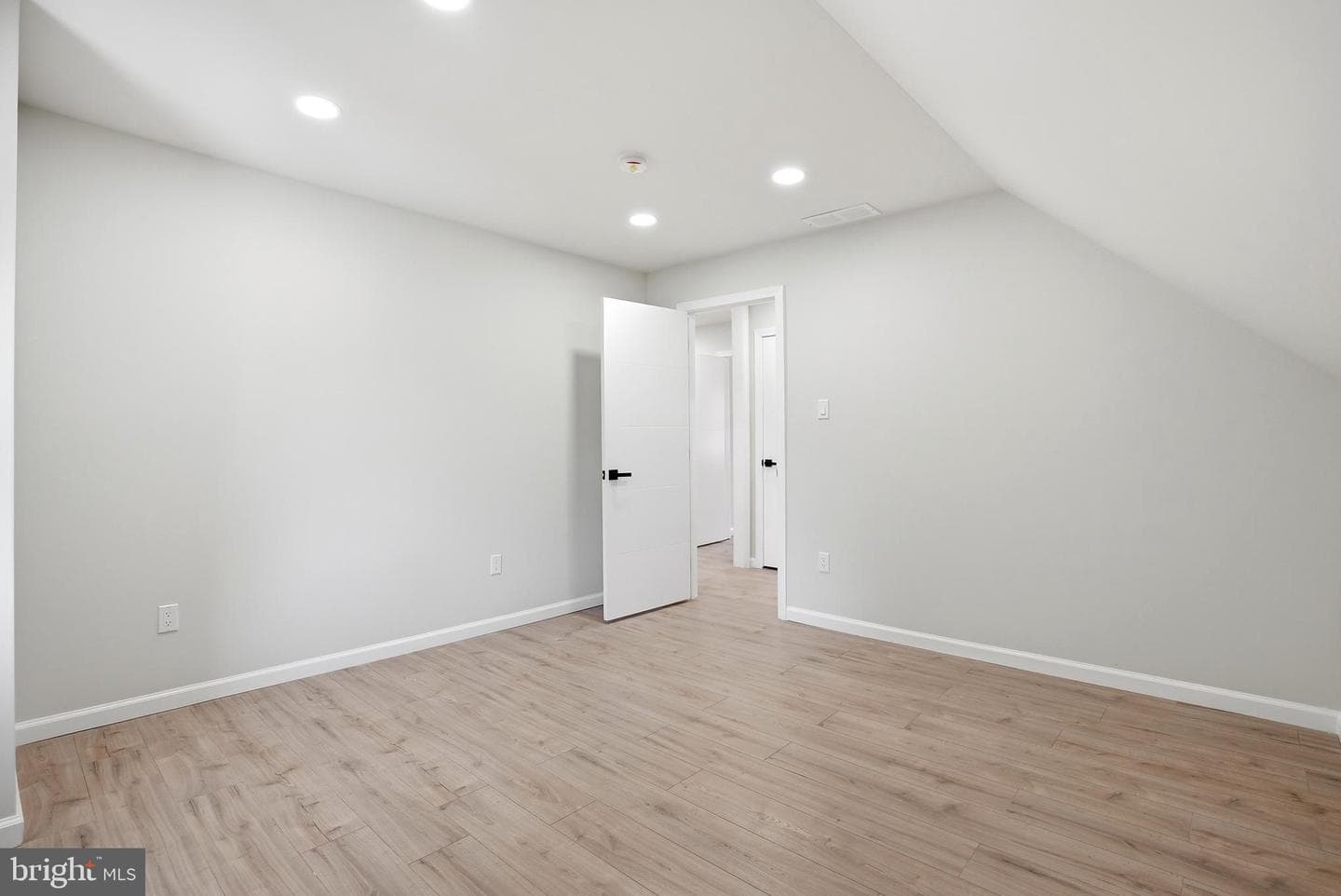249 Washington Lane photo 39