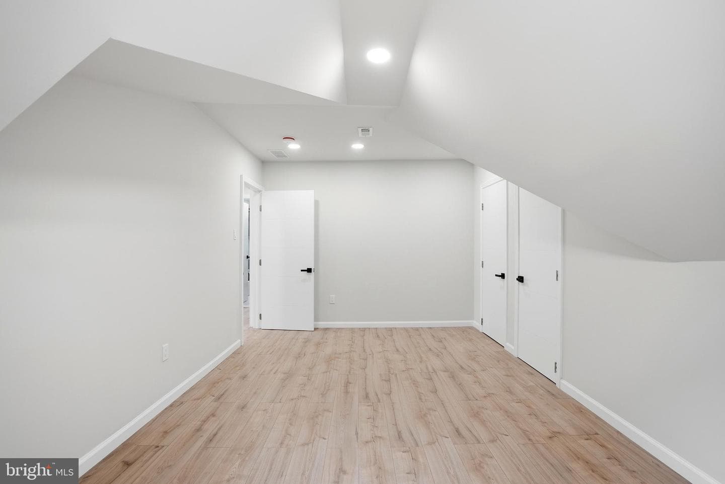 249 Washington Lane photo 41