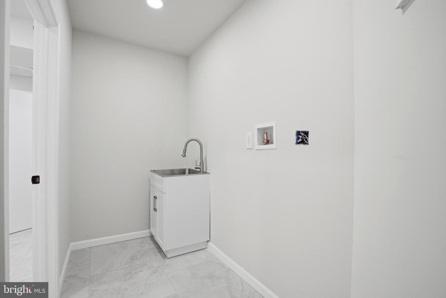 249 Washington Lane photo 46