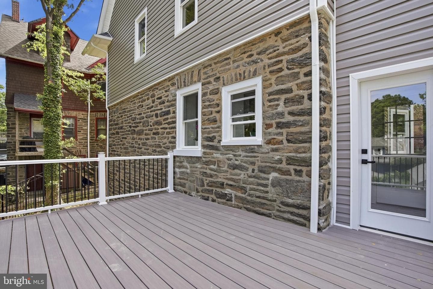 249 Washington Lane photo 48