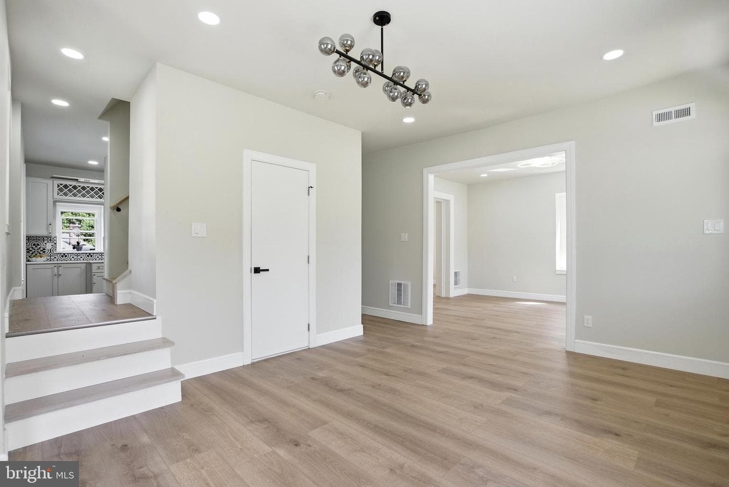 249 Washington Lane photo 8