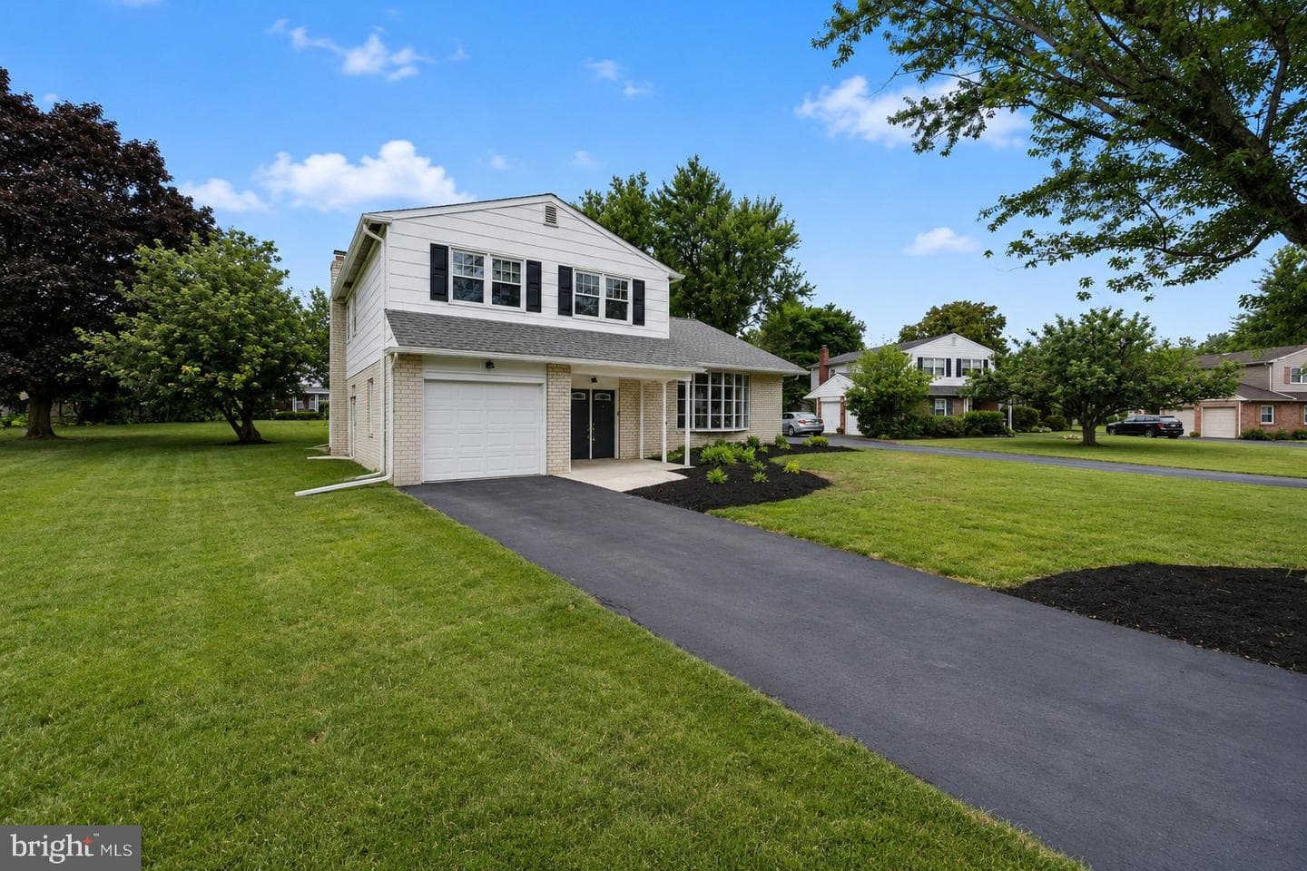 2910 Henley Road photo 2