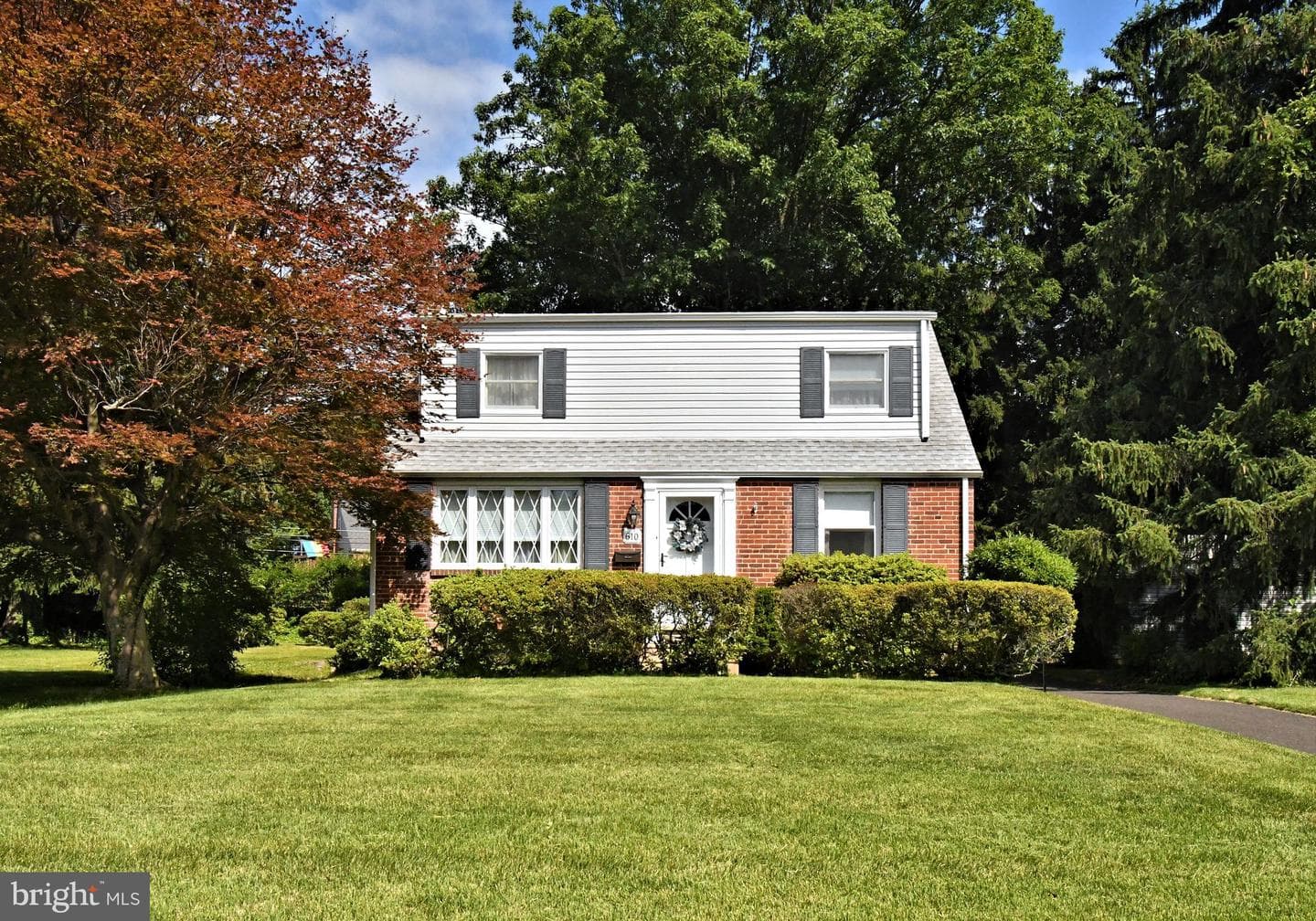 610 Topsfield Road photo 1
