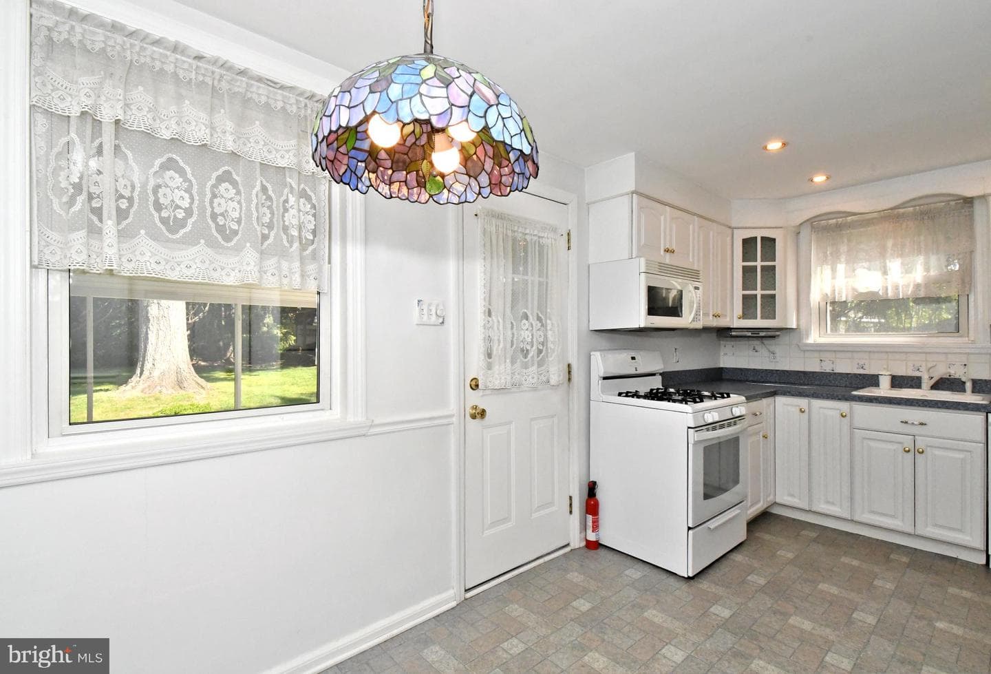 610 Topsfield Road photo 12