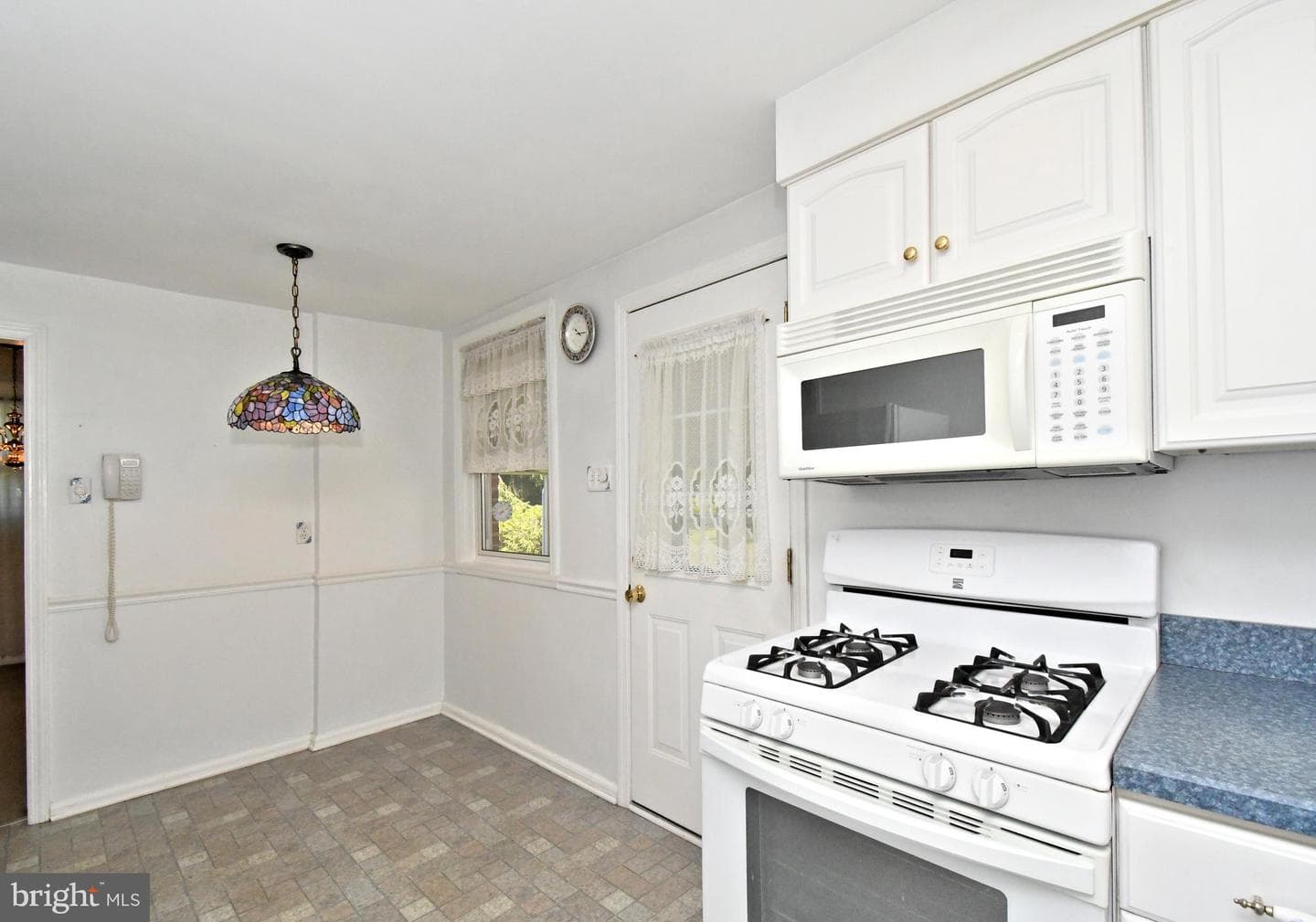 610 Topsfield Road photo 14