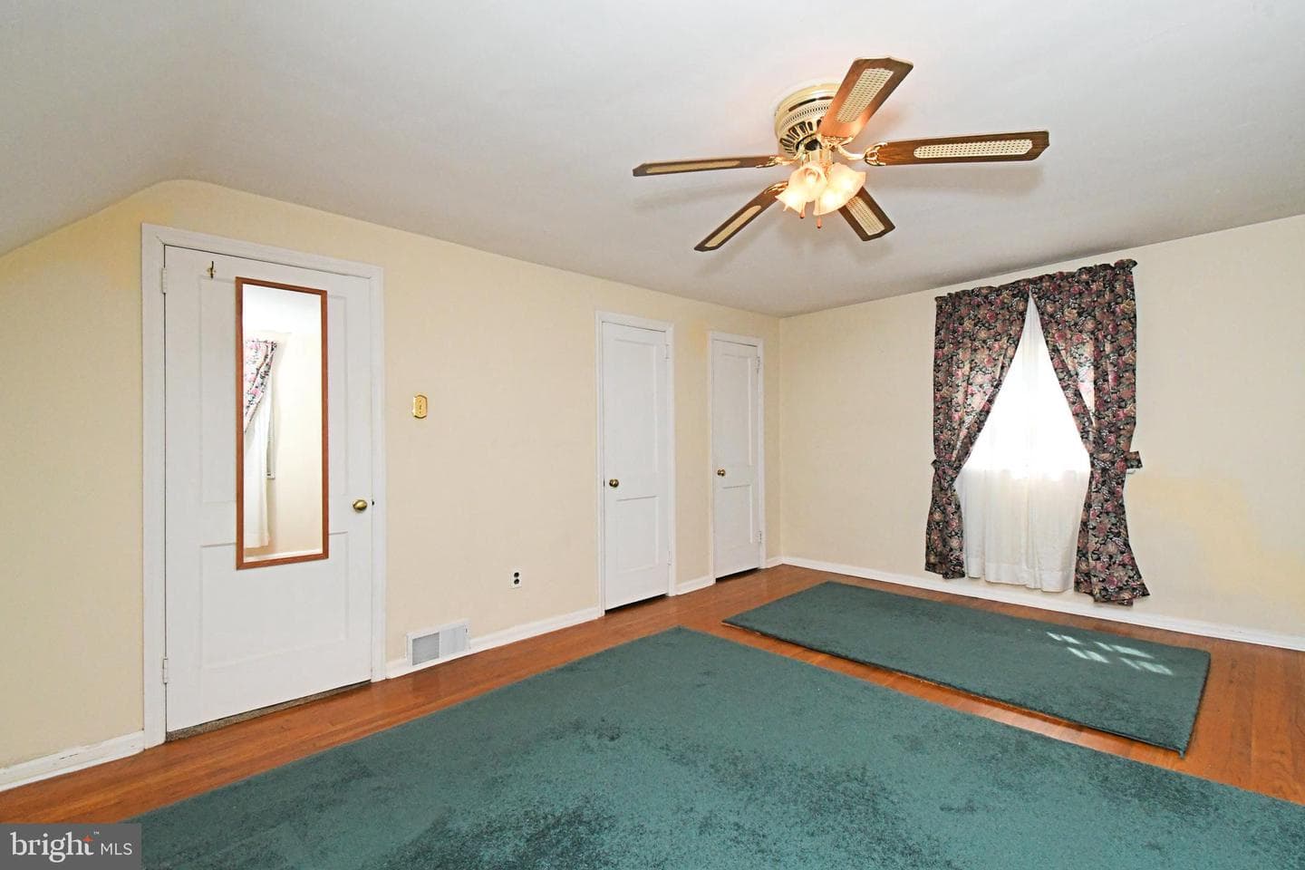 610 Topsfield Road photo 21