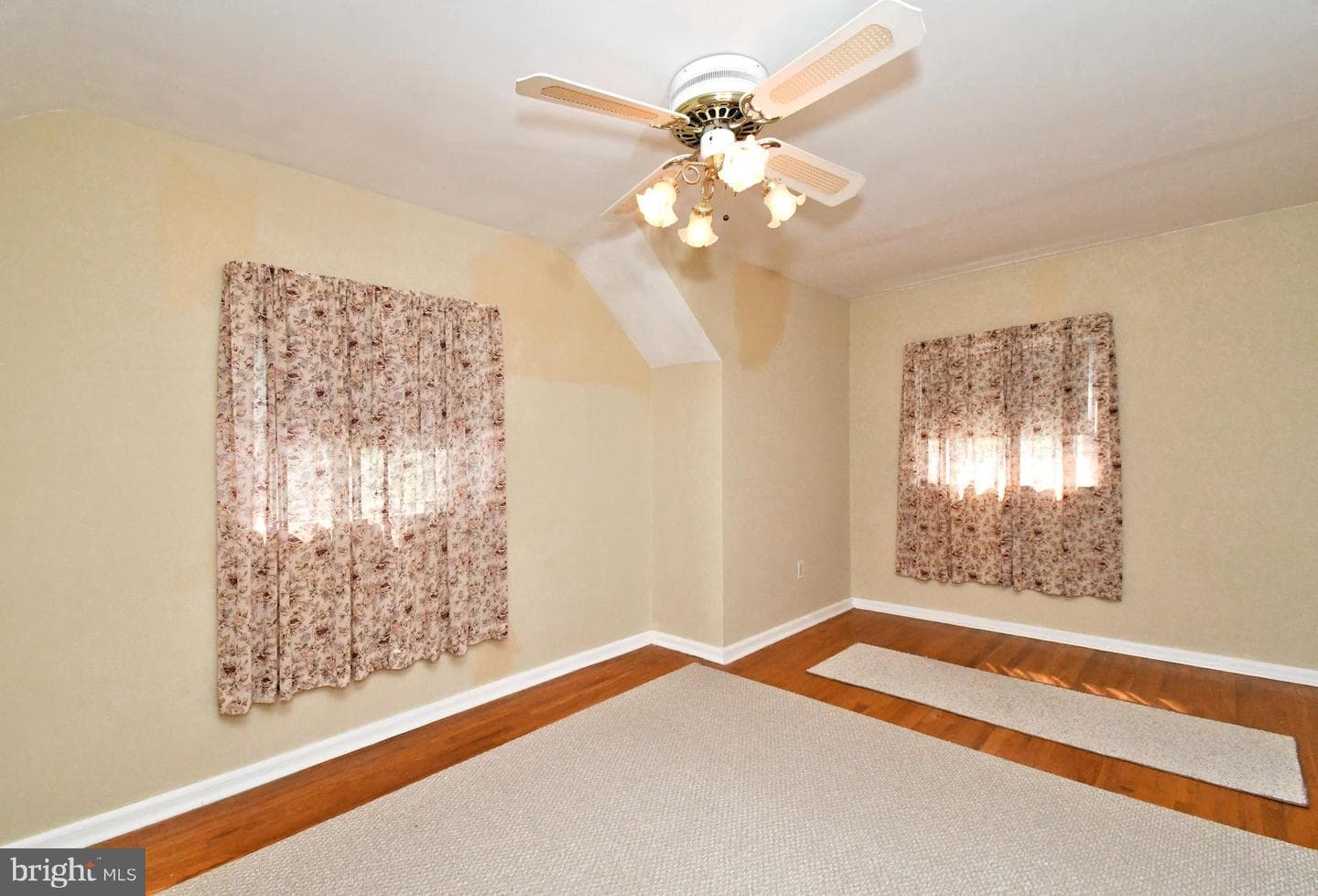 610 Topsfield Road photo 24