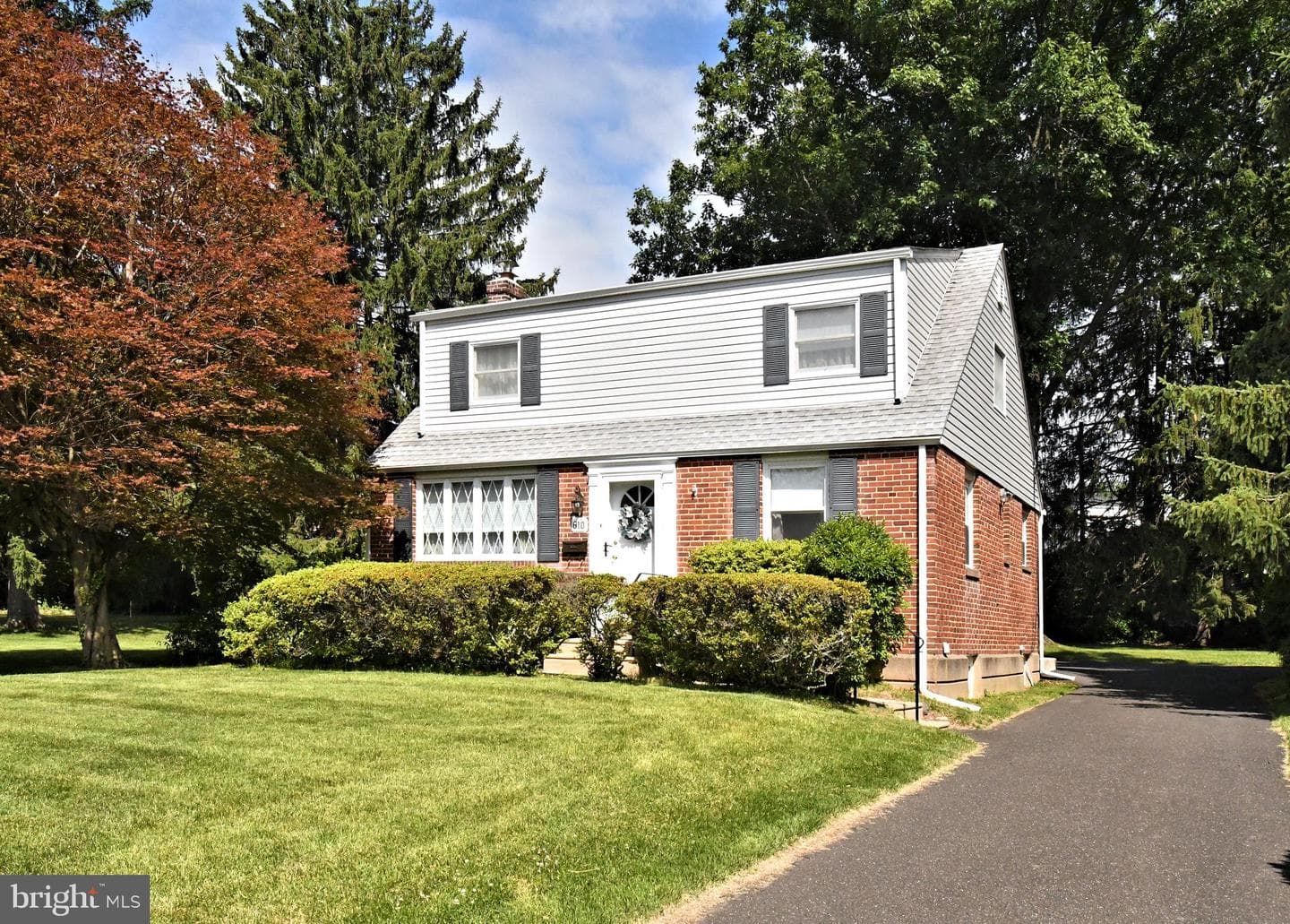 610 Topsfield Road photo 4
