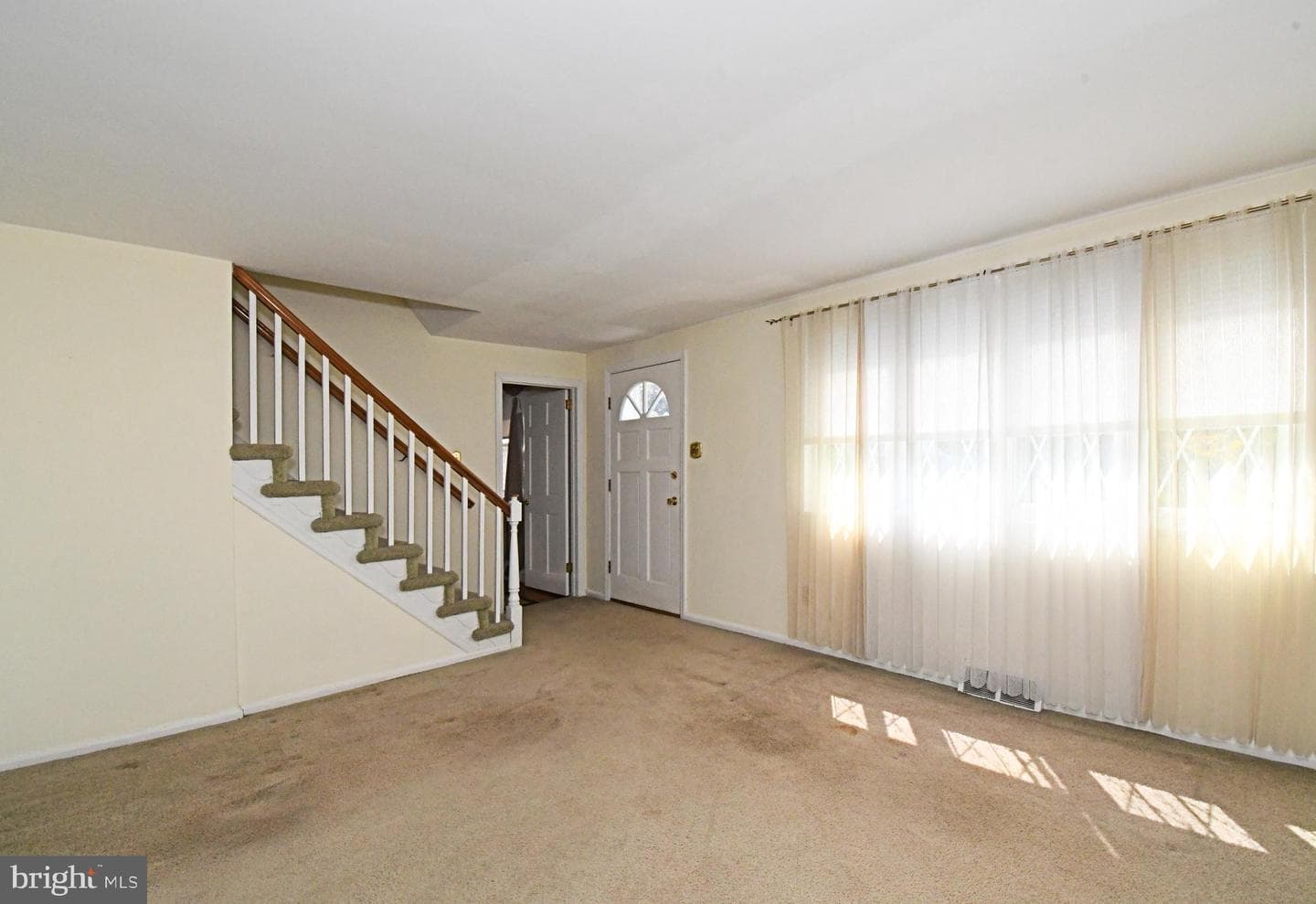610 Topsfield Road photo 5