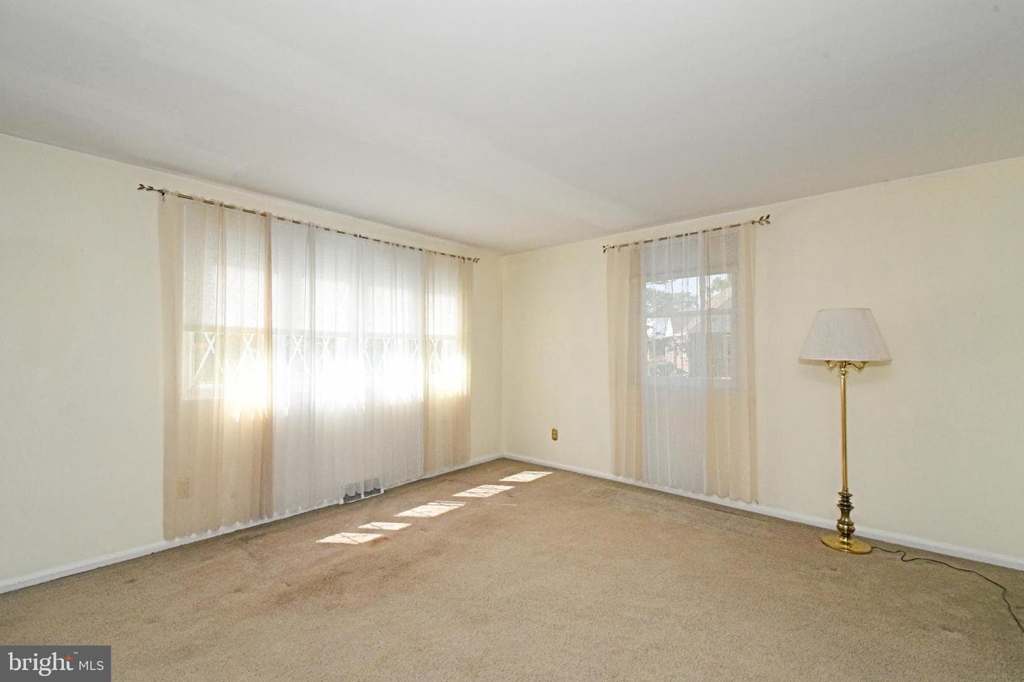 610 Topsfield Road photo 8