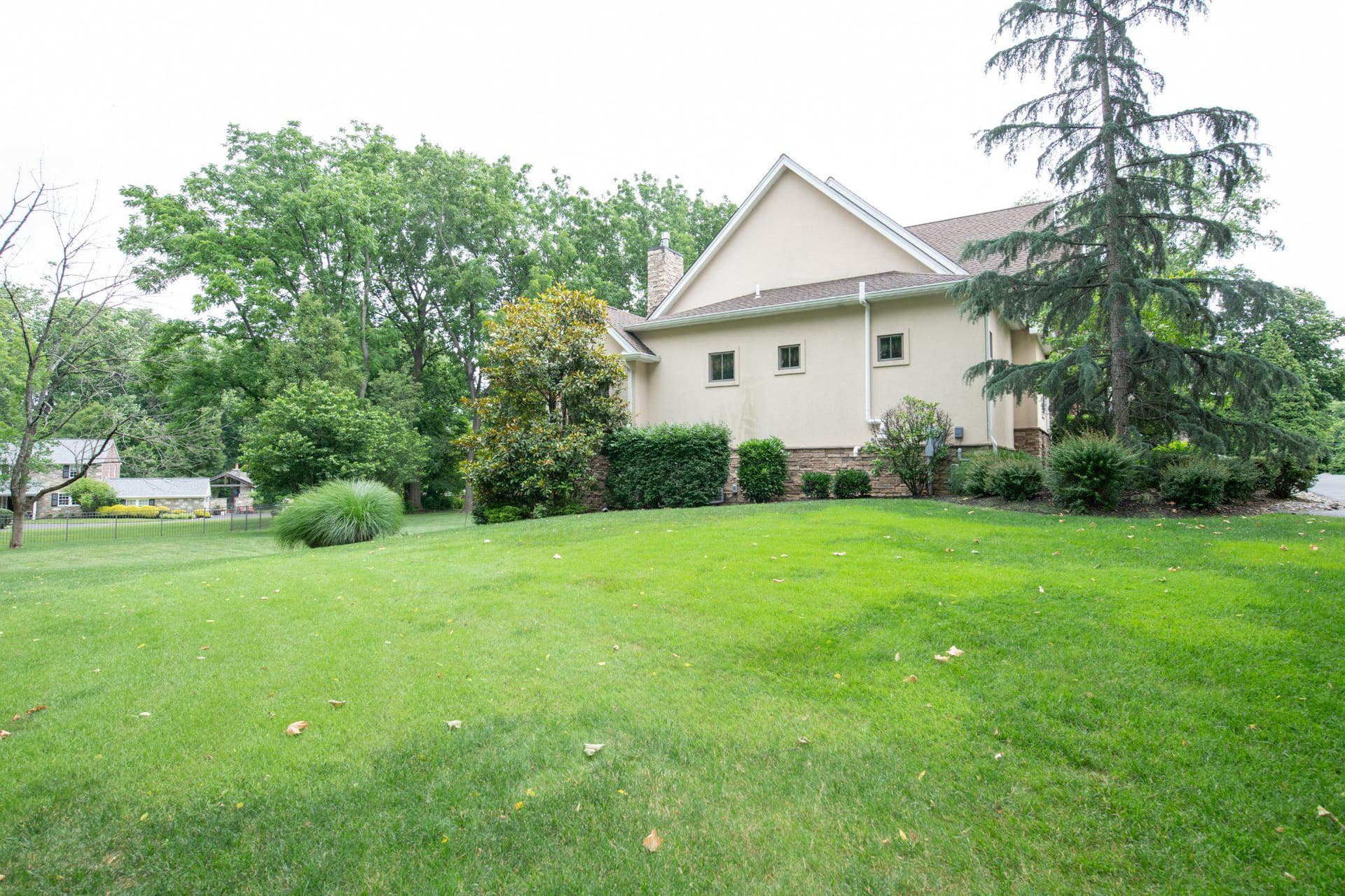 711 Moredon Road photo 11