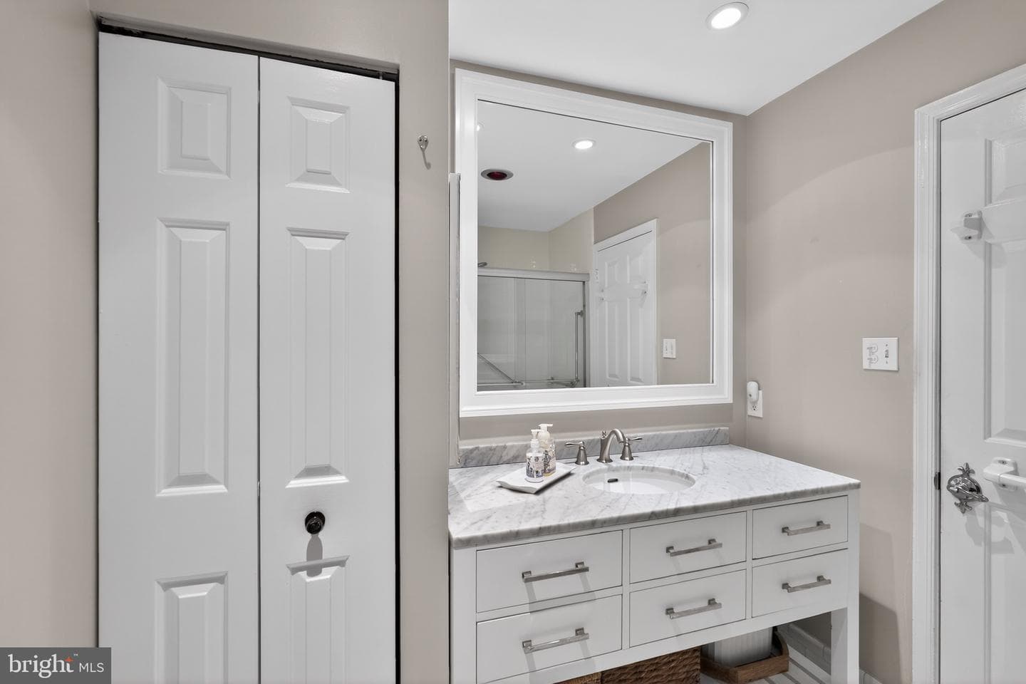 264 Montgomery #202 photo 21