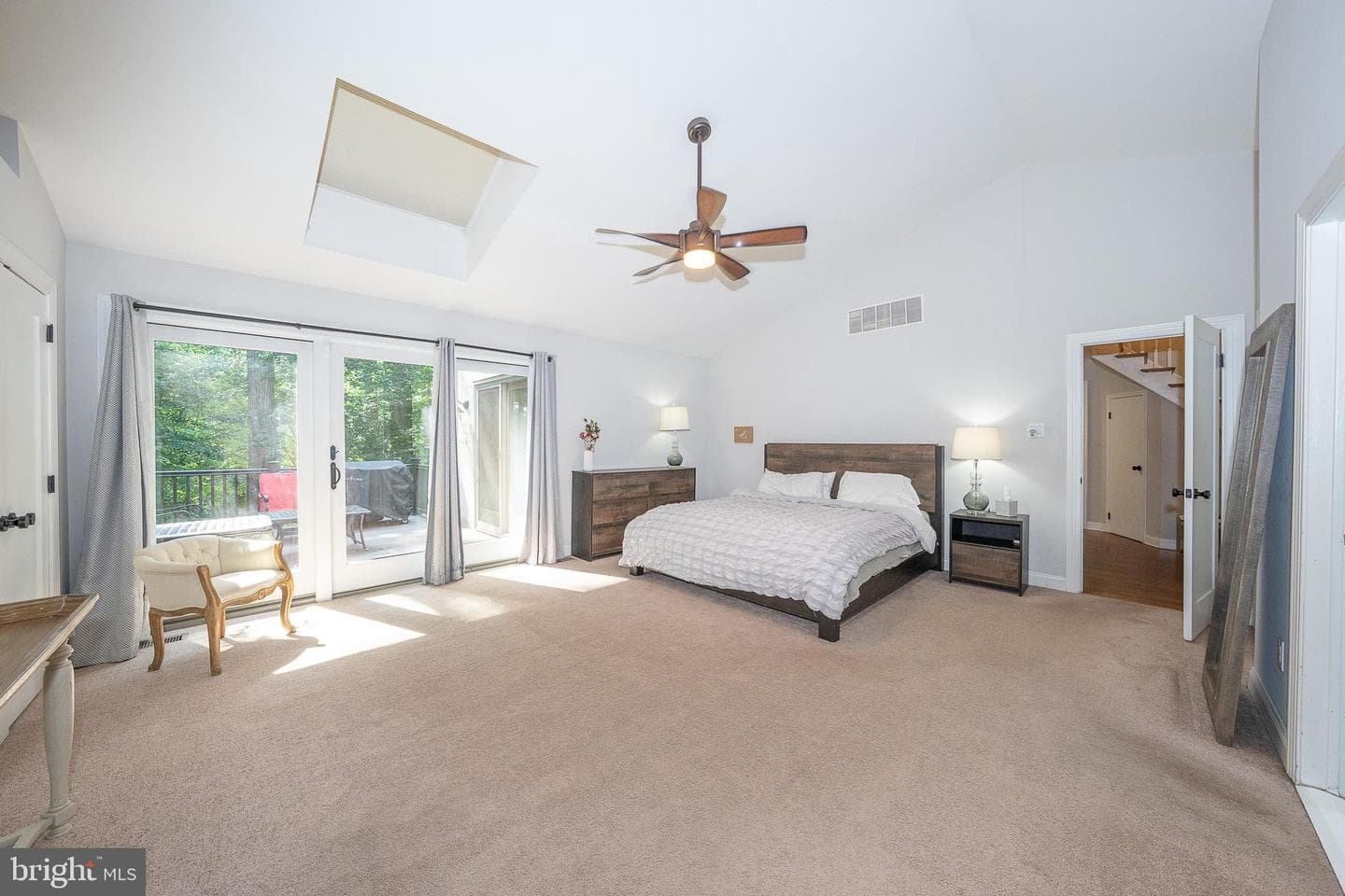 1551 Washington Lane photo 18