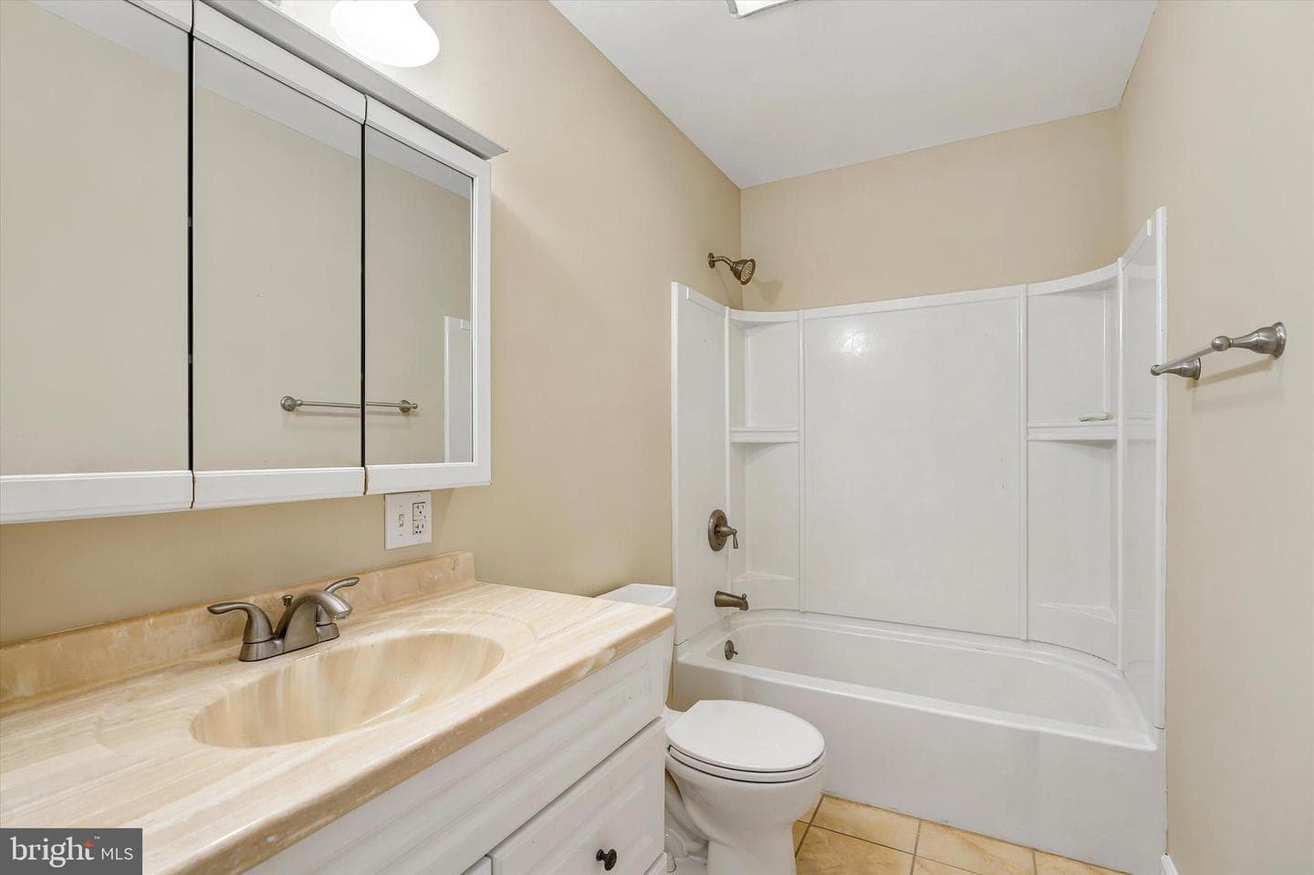 205 S Locust Street photo 15