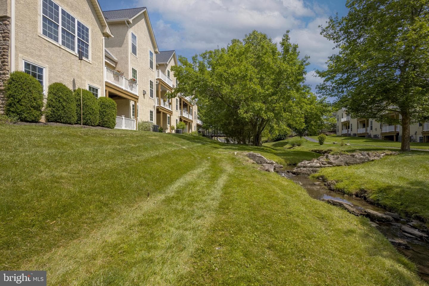 16 Jefferson Crossing Boulevard photo 32