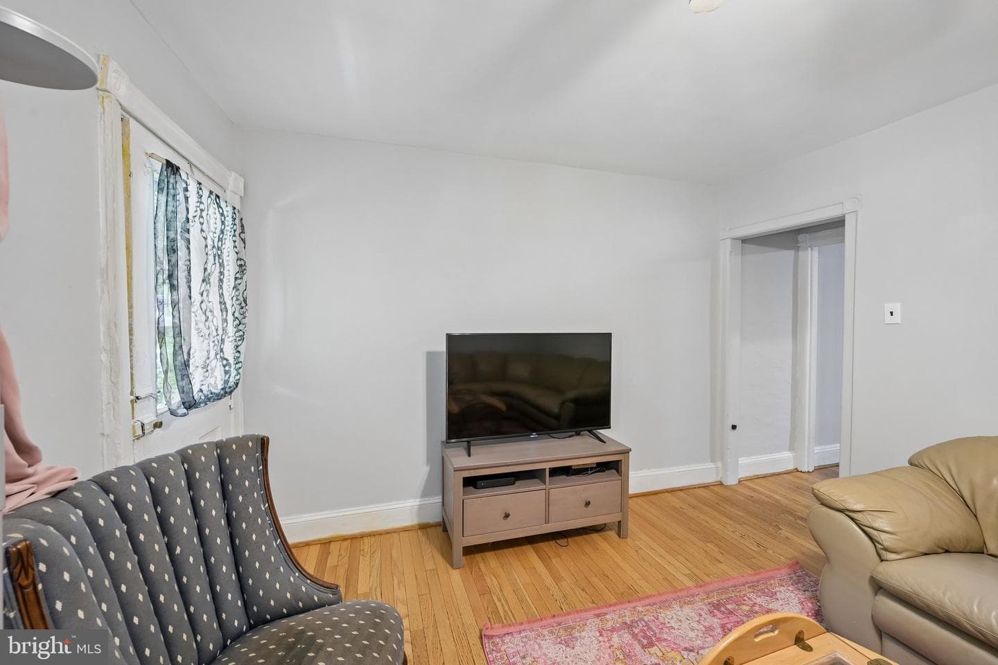 325 W Spring Avenue photo 7
