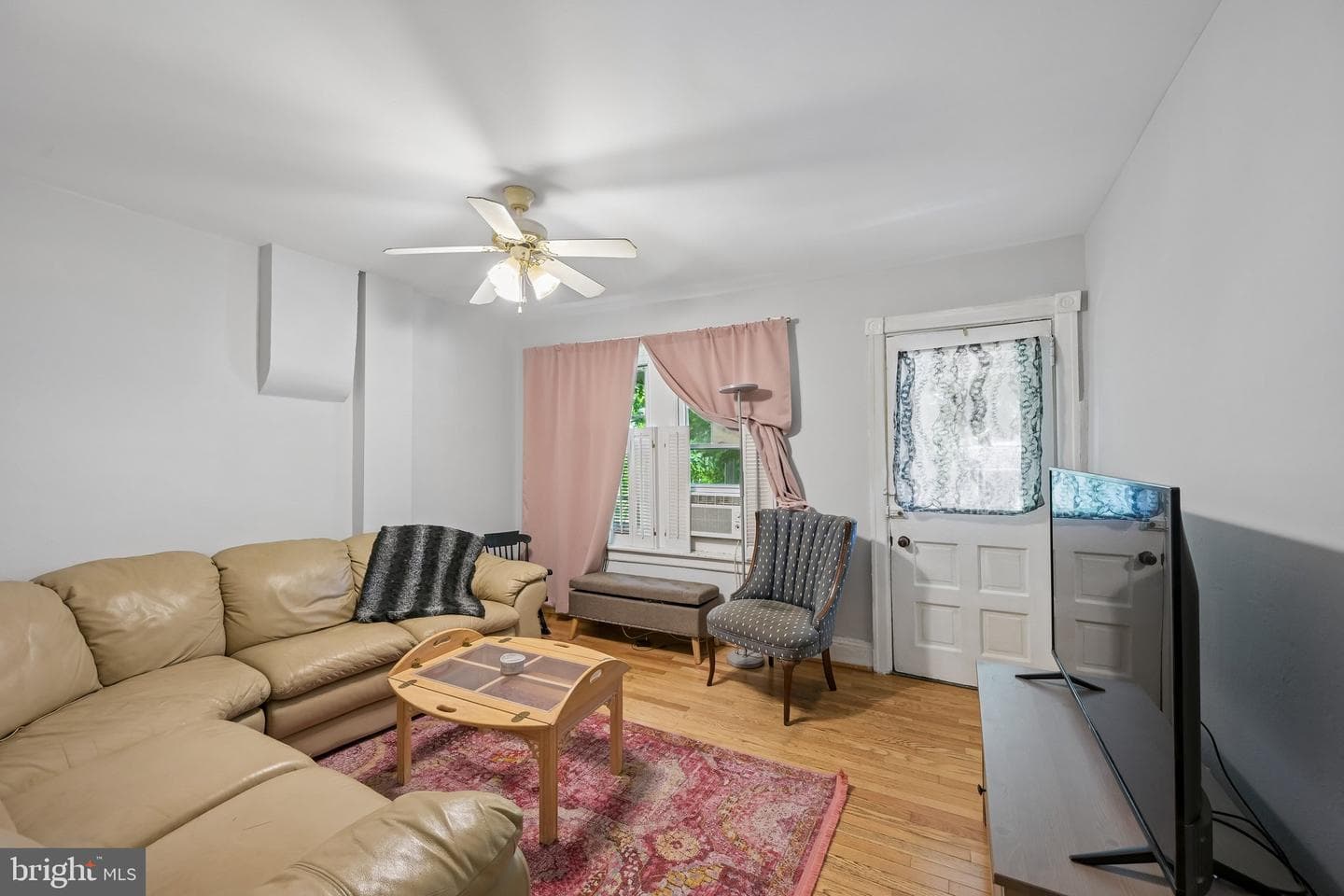 325 W Spring Avenue photo 8
