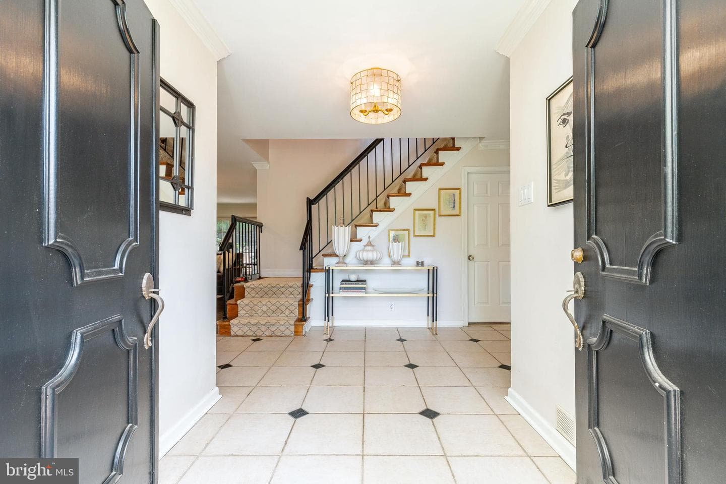 2047 Stone Ridge Lane photo 4