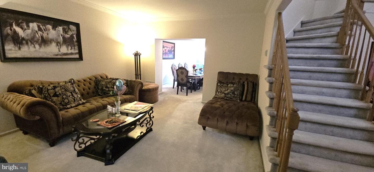 101 Tennyson Lane photo 4