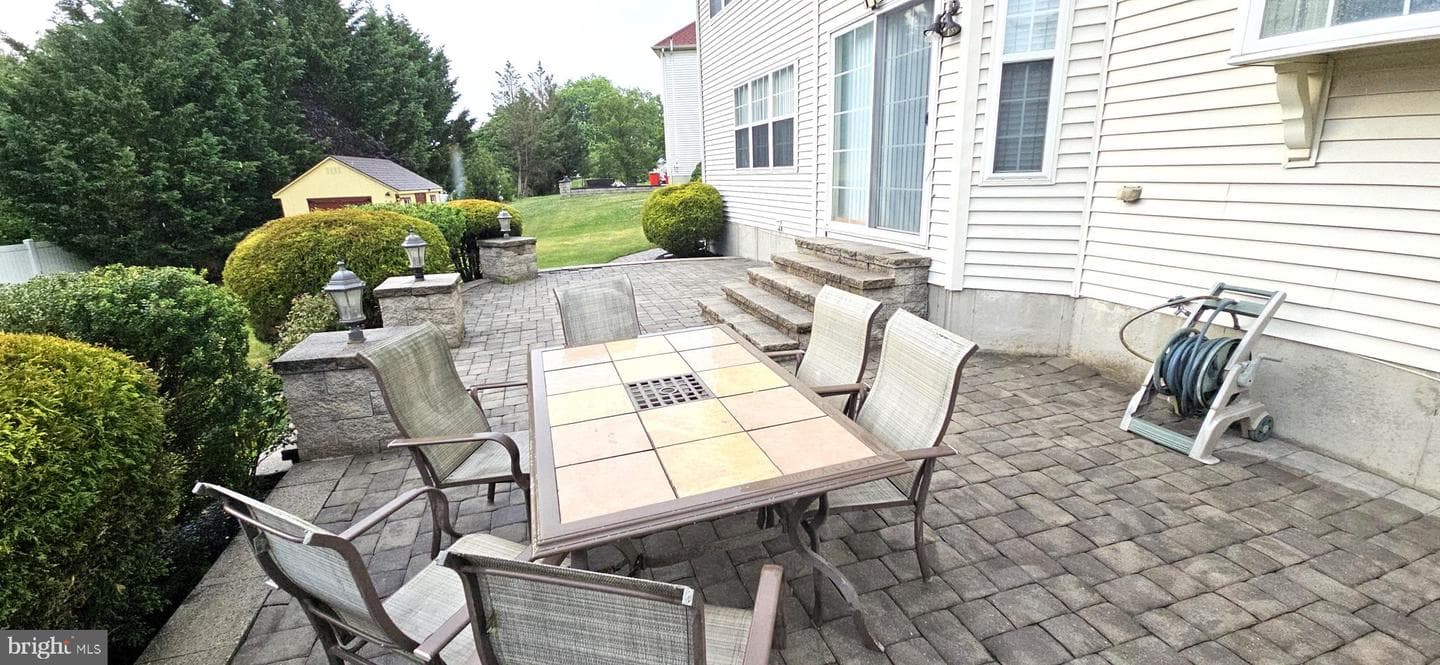 101 Tennyson Lane photo 48