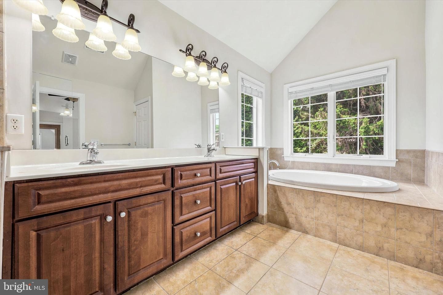 1008 Plymouth Road photo 24