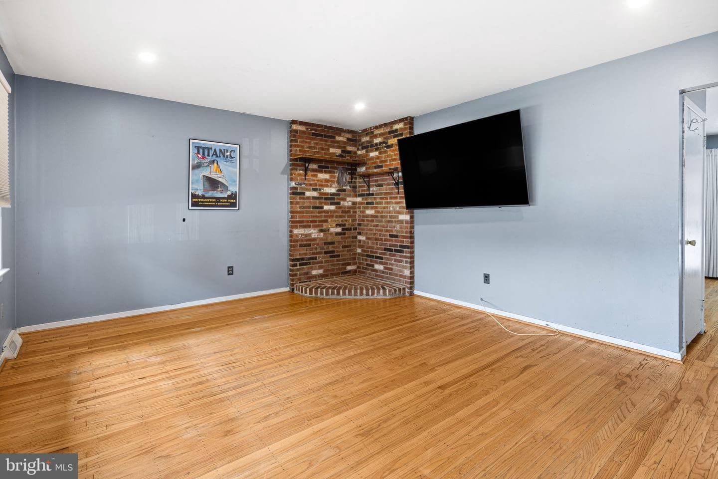 209 Castello Avenue photo 4