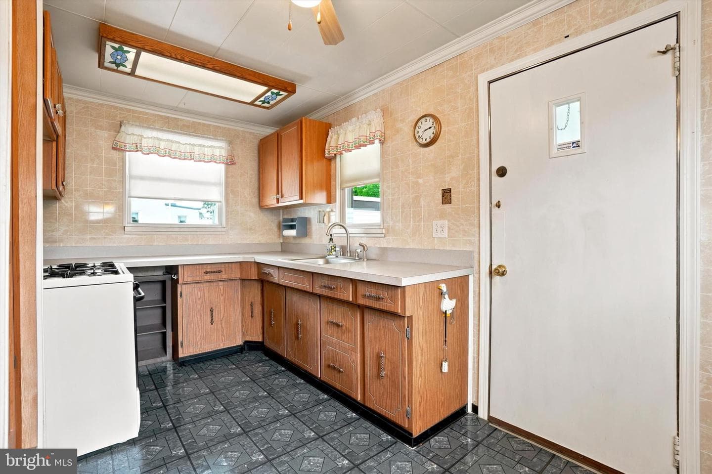 35 Elm Avenue photo 11