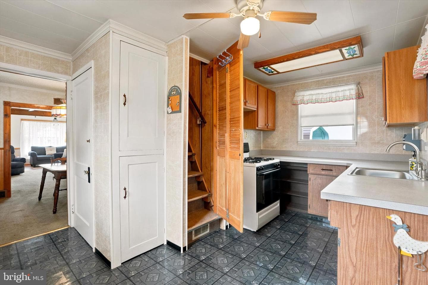 35 Elm Avenue photo 12