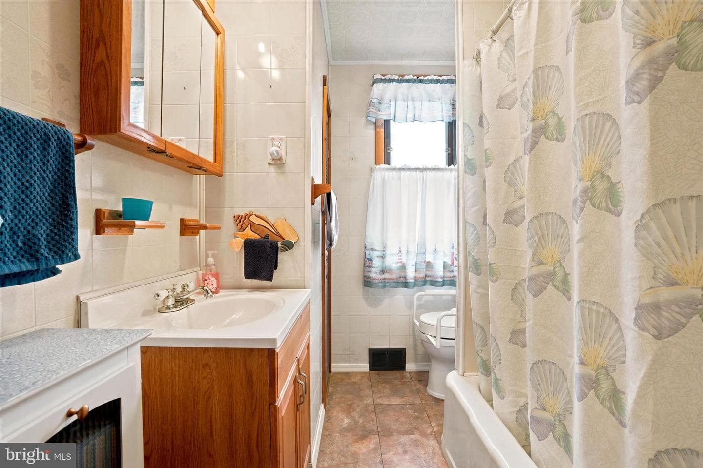 35 Elm Avenue photo 17