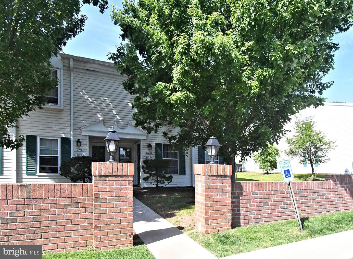 1108b Jefferson Court photo 3