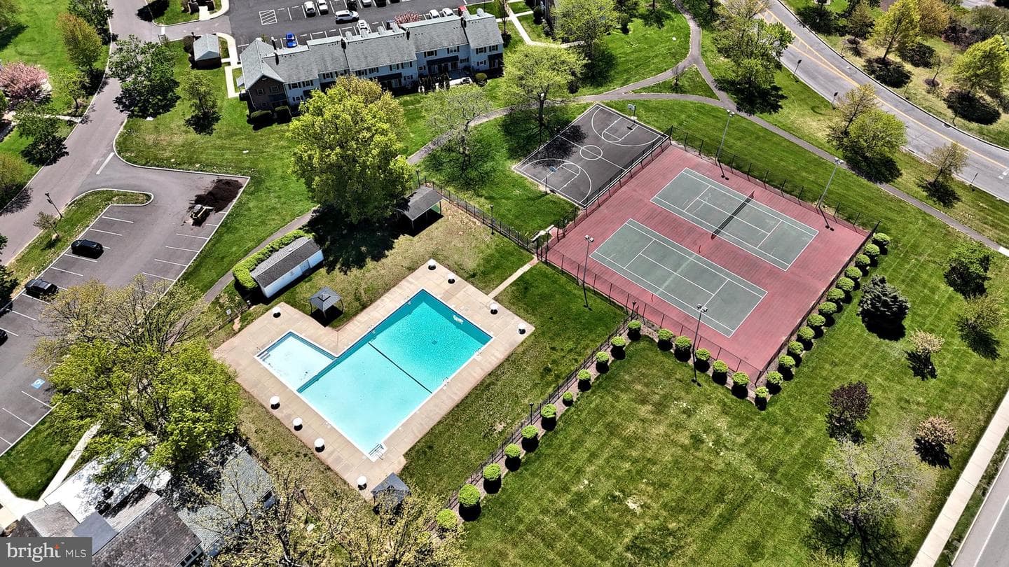 1108b Jefferson Court photo 43