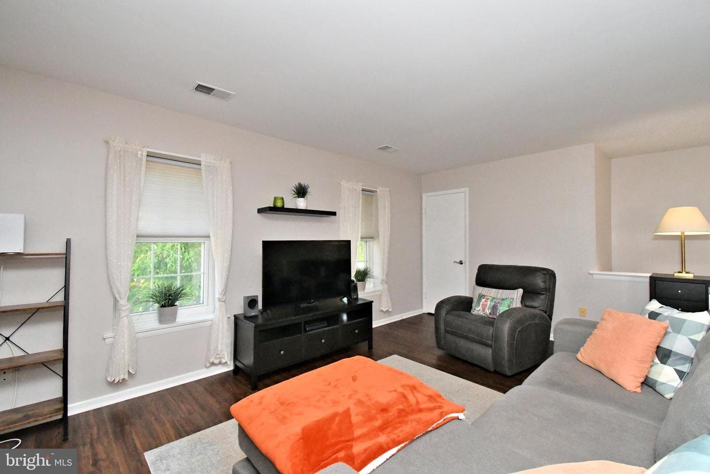 1108b Jefferson Court photo 6