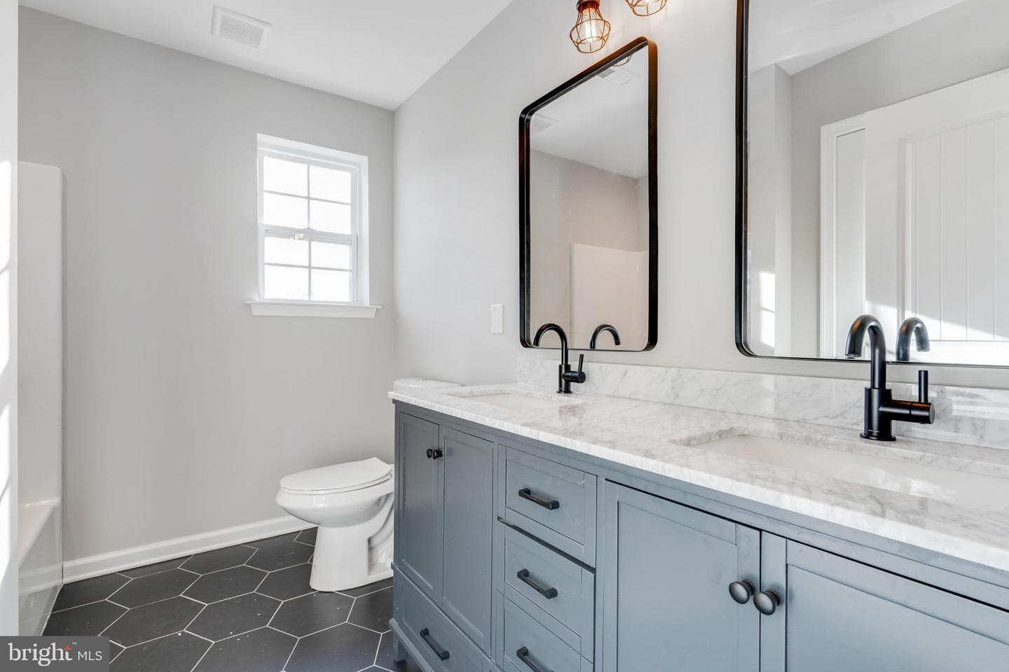 186 Byberry Rd. photo 23
