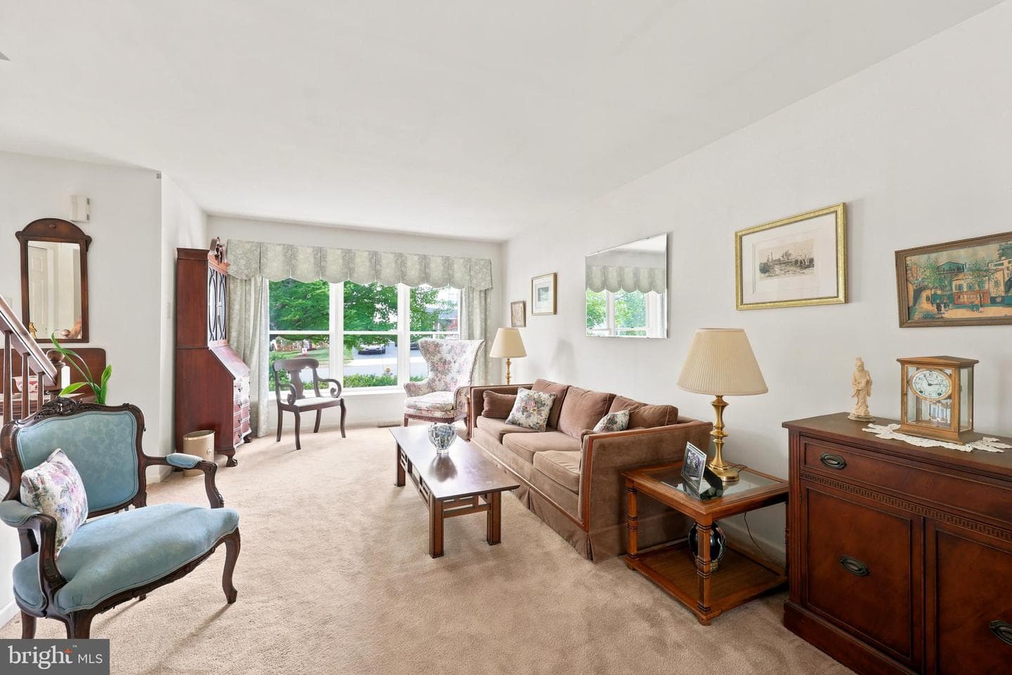 118 Fox Hunt Drive photo 3