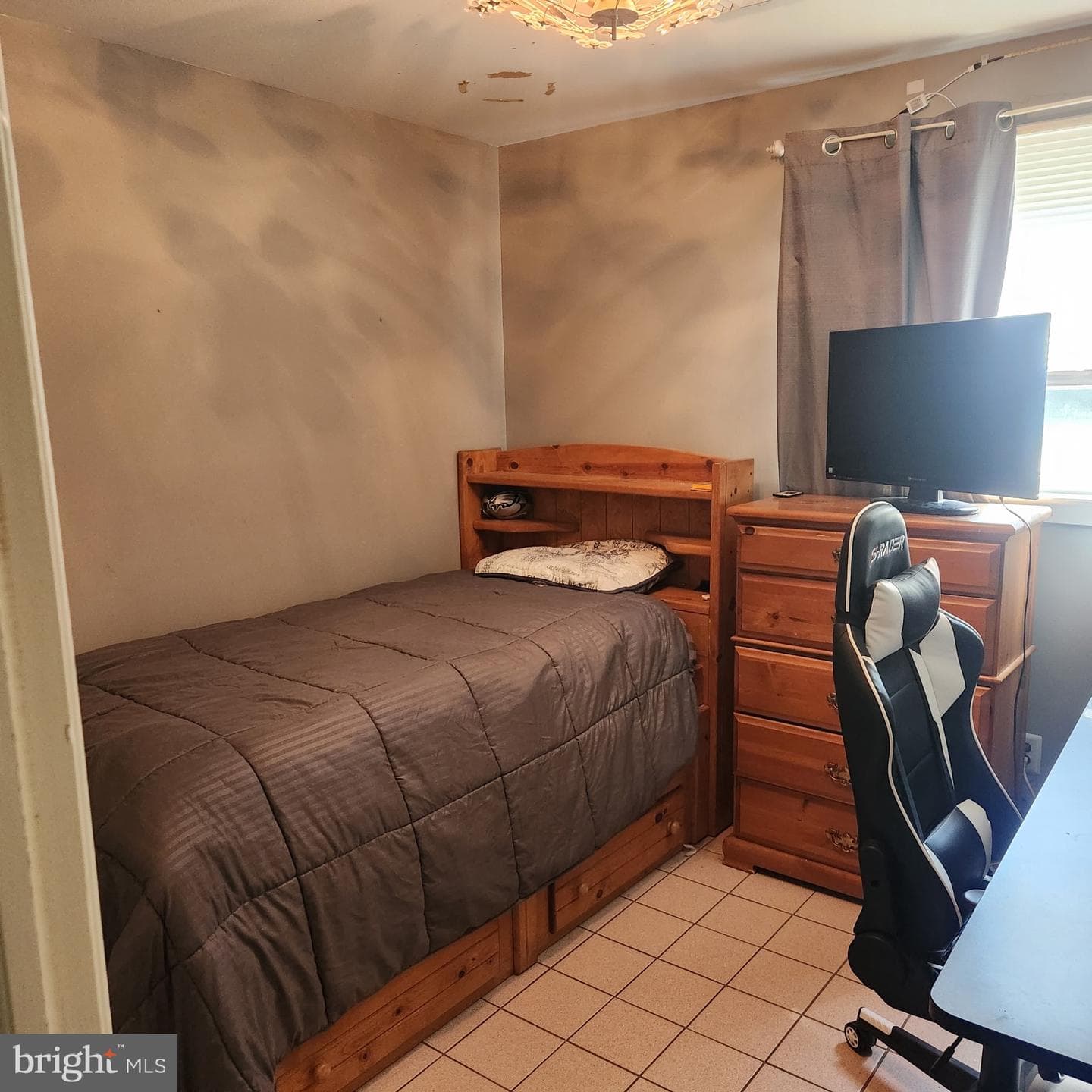 355 Stonehaven Drive photo 13