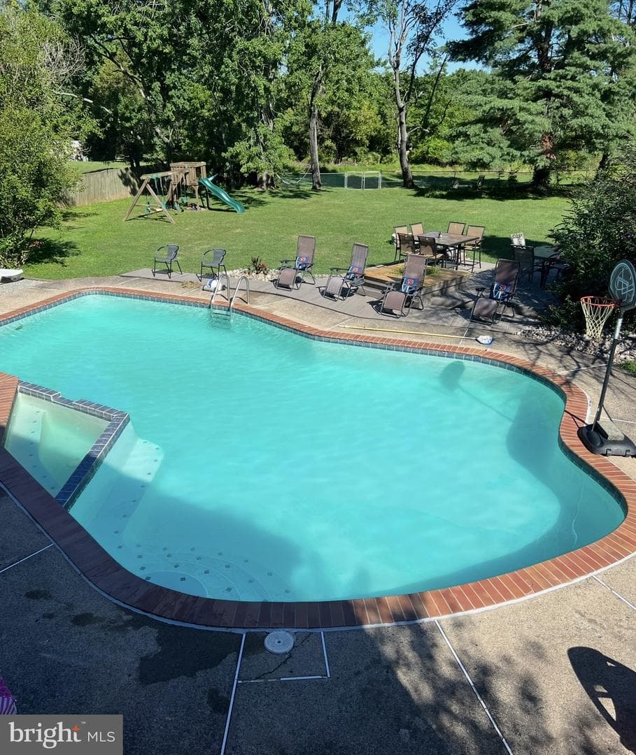 355 Stonehaven Drive photo 20