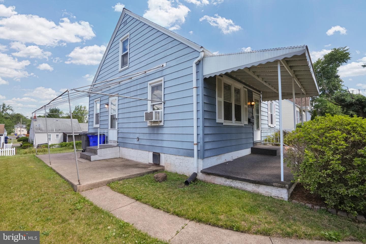 813 N Adams Street photo 11