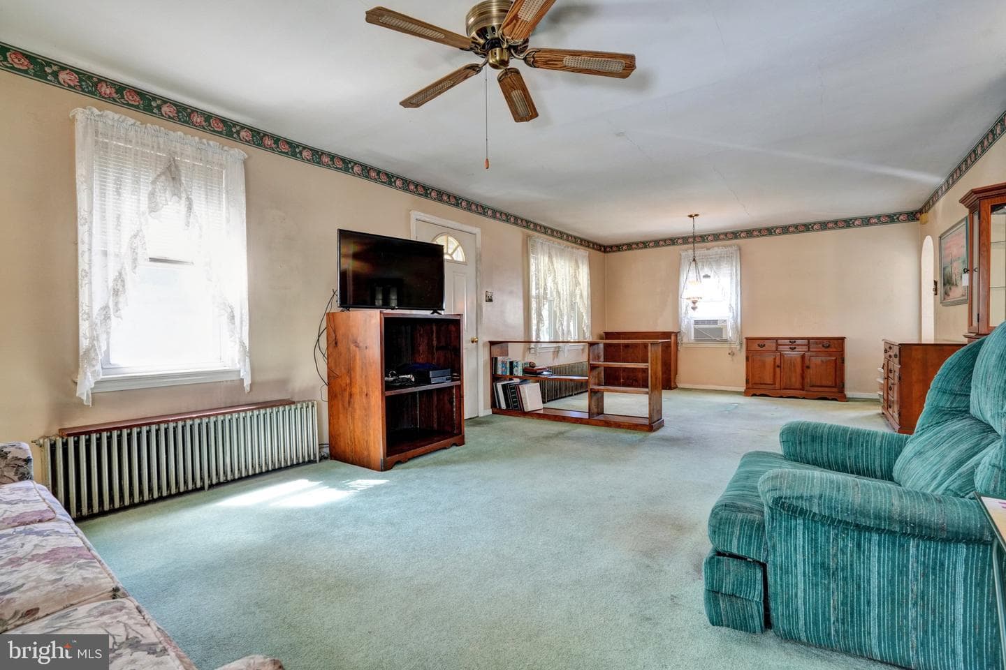 813 N Adams Street photo 21