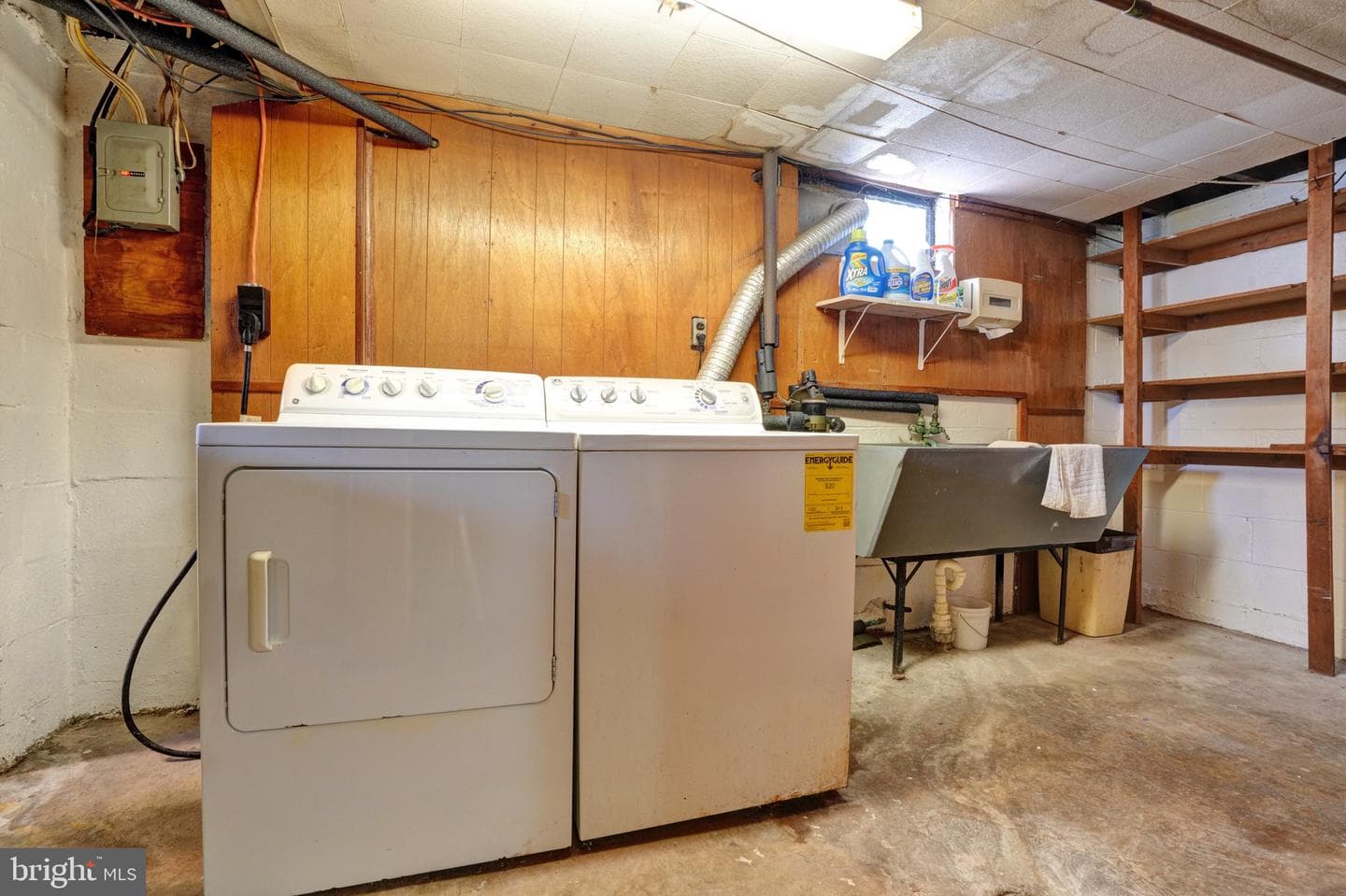 813 N Adams Street photo 34