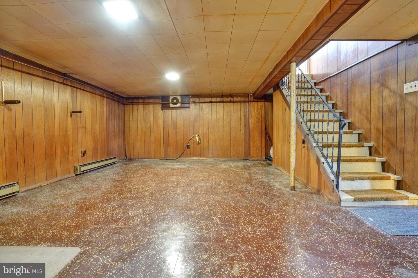 813 N Adams Street photo 35