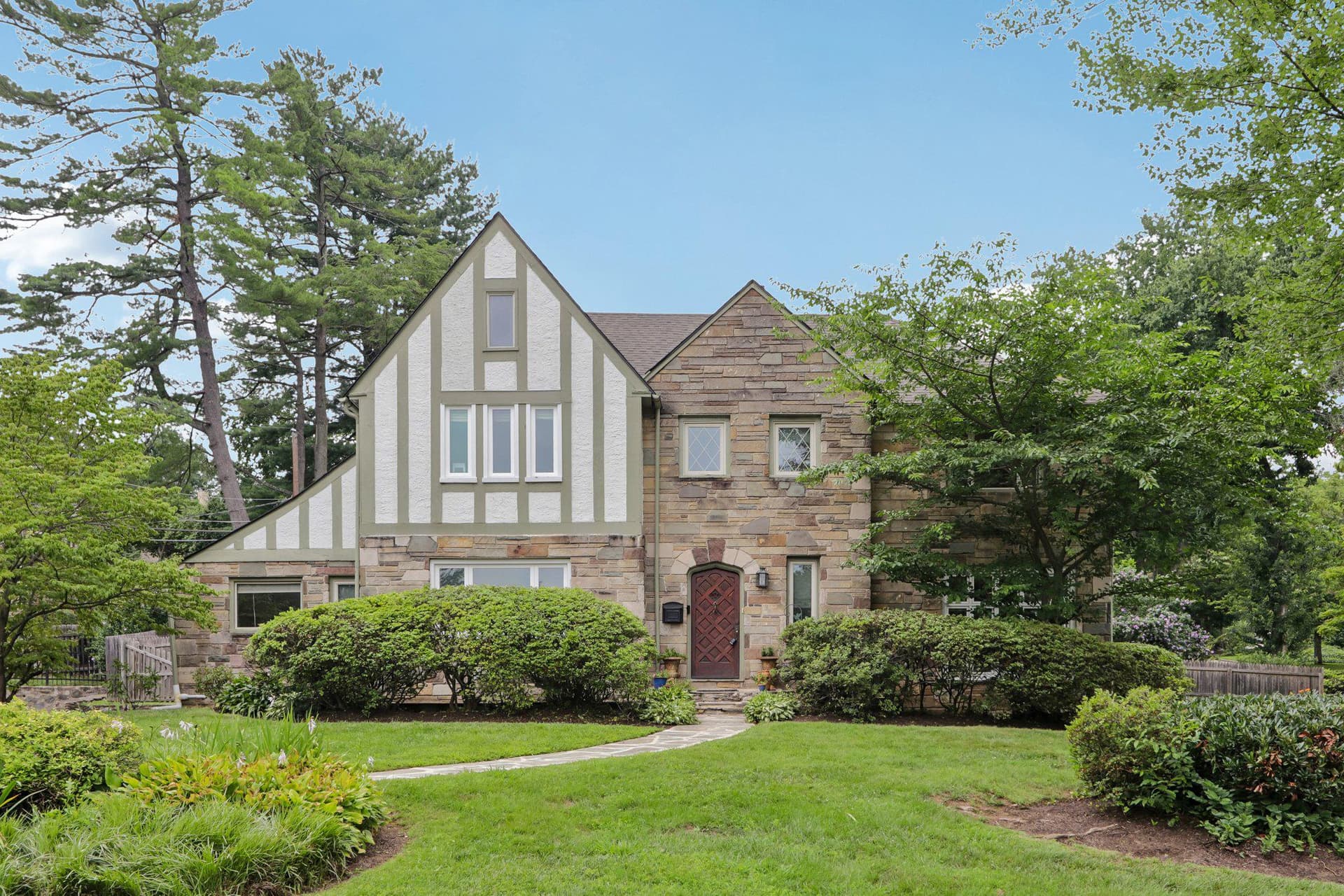 1357 Drayton Lane, Wynnewood