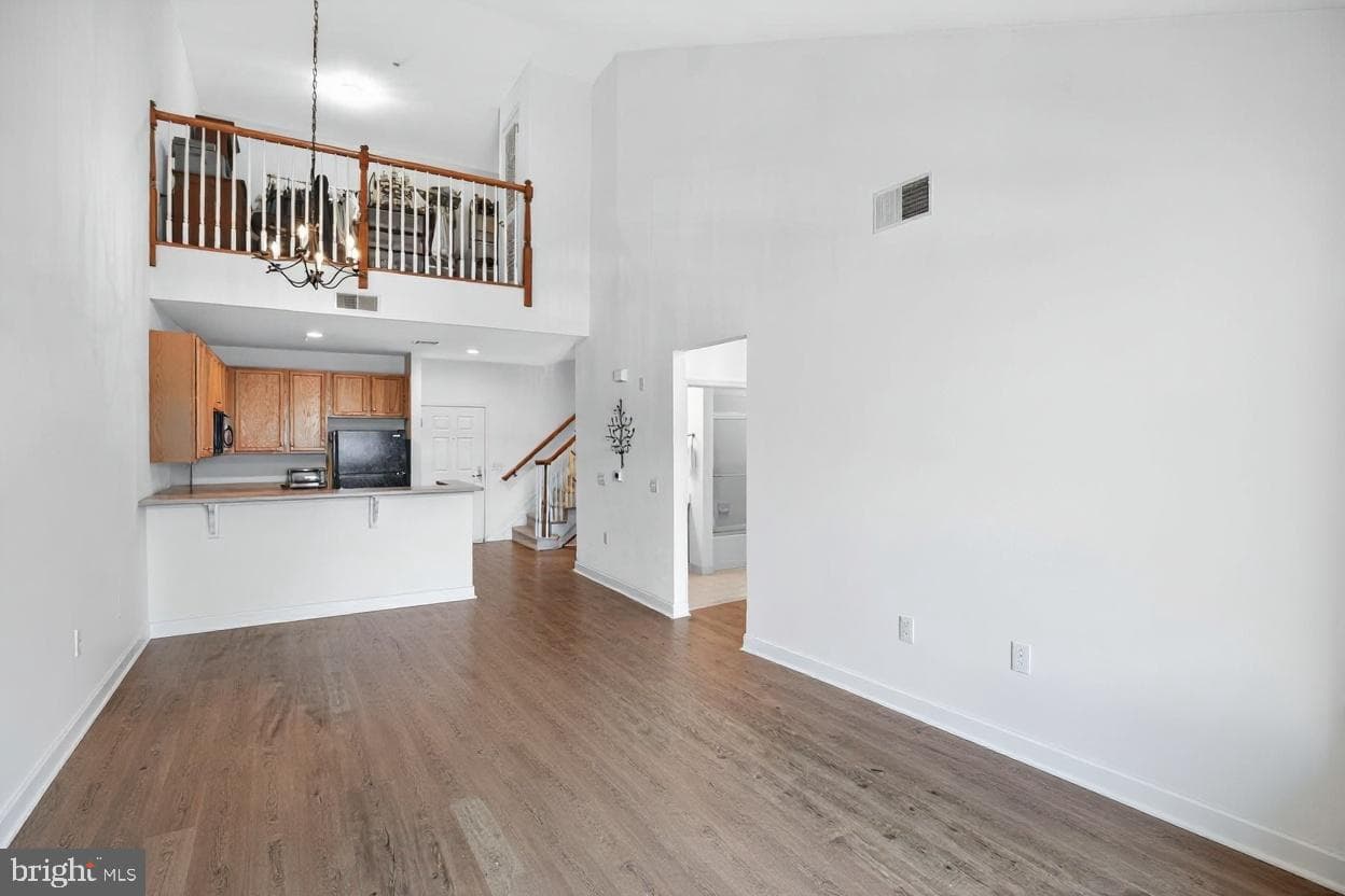 200 W Elm Street #1412 photo 3