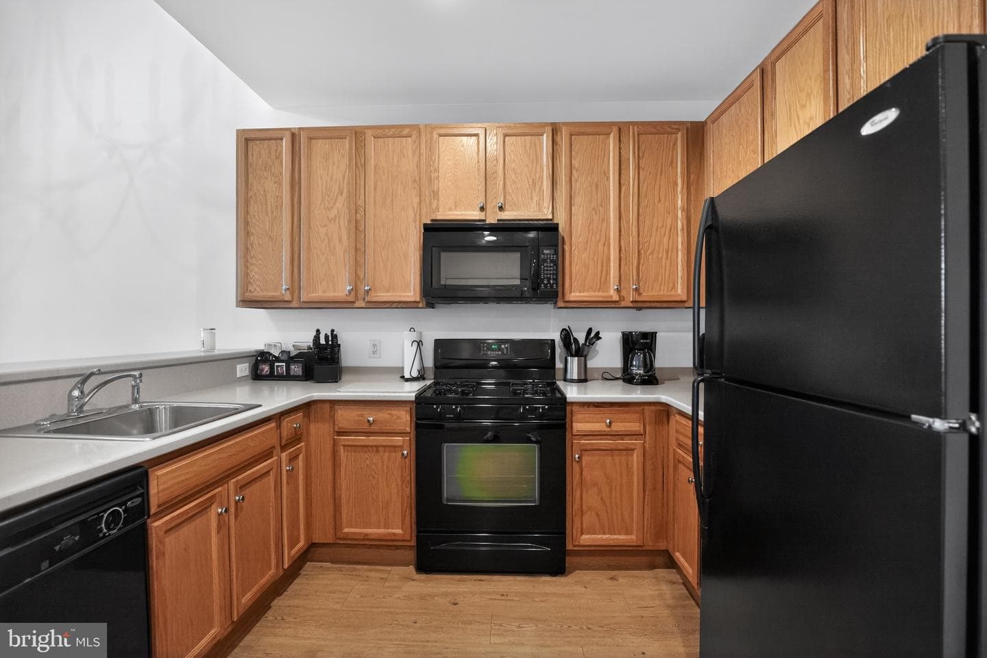 200 W Elm Street #1412 photo 4