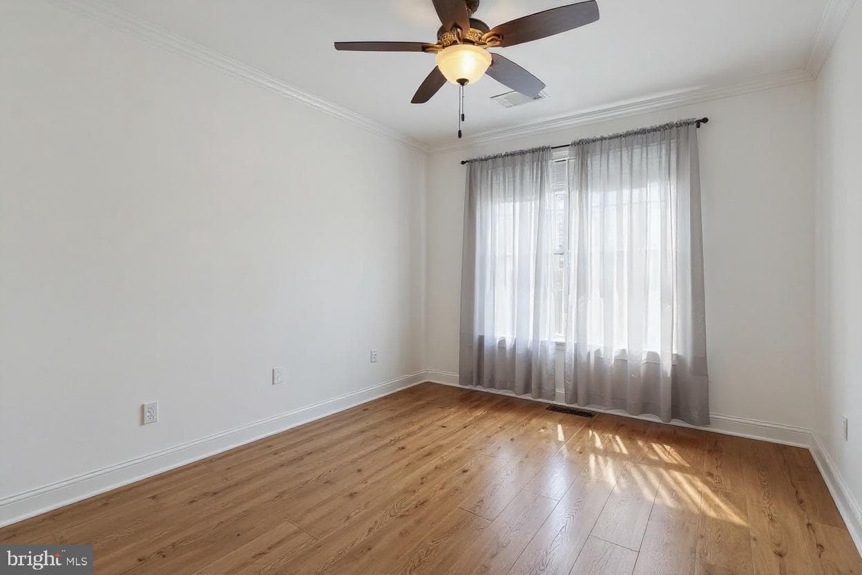 200 W Elm Street #1412 photo 7