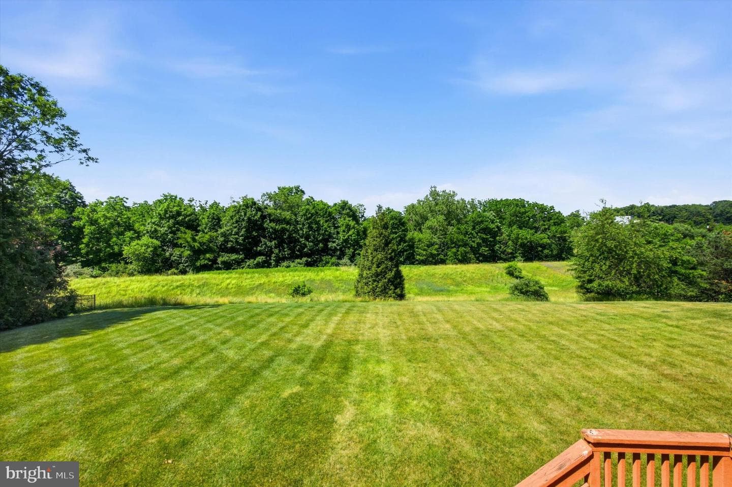 581 Hawthorne Lane photo 48