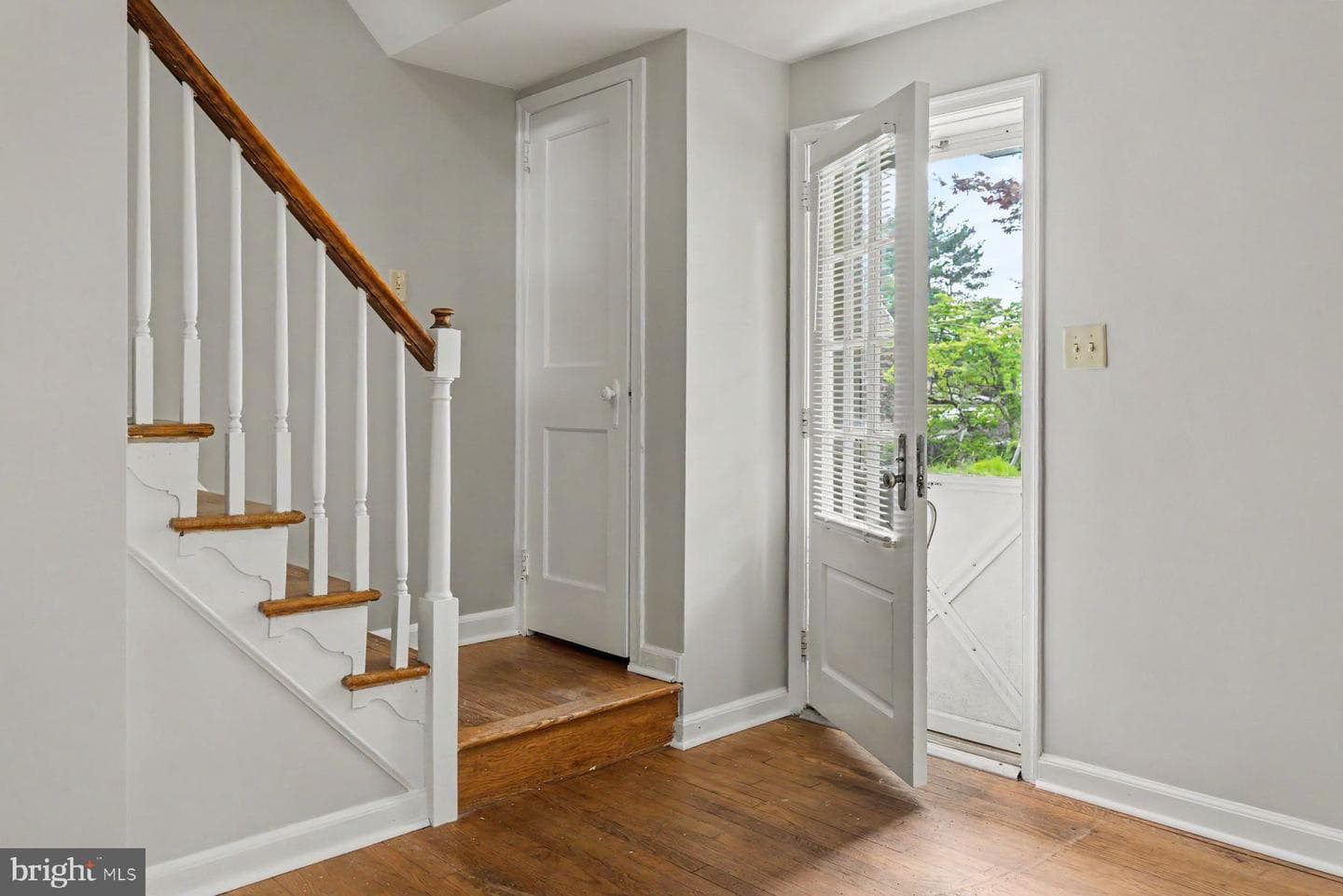 602 Meadow Lane photo 4