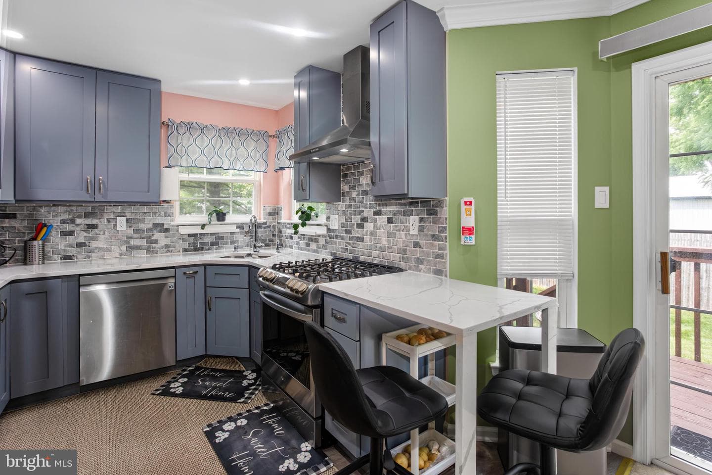 1030 Greenes Way Circle photo 10