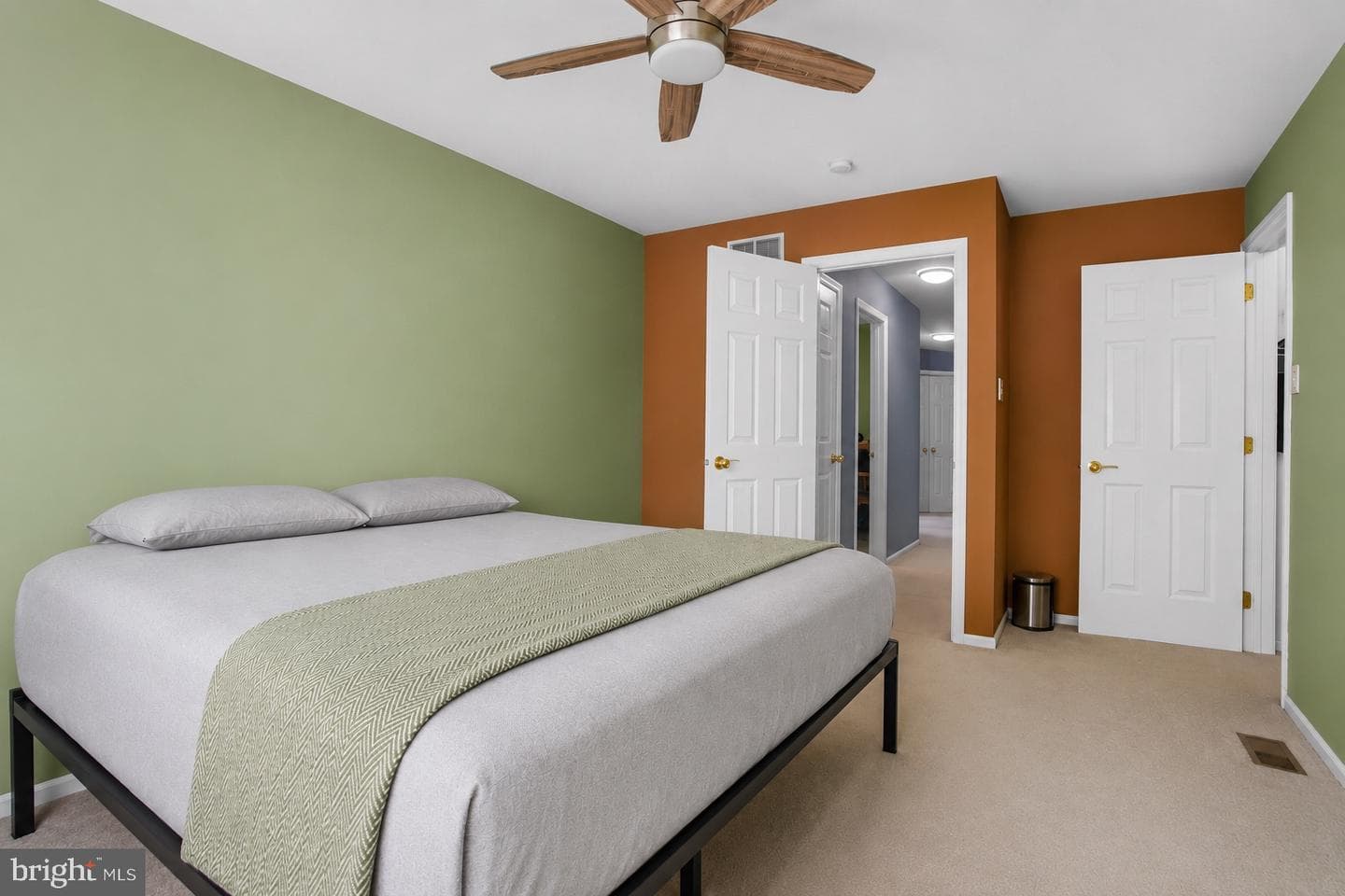 1030 Greenes Way Circle photo 32