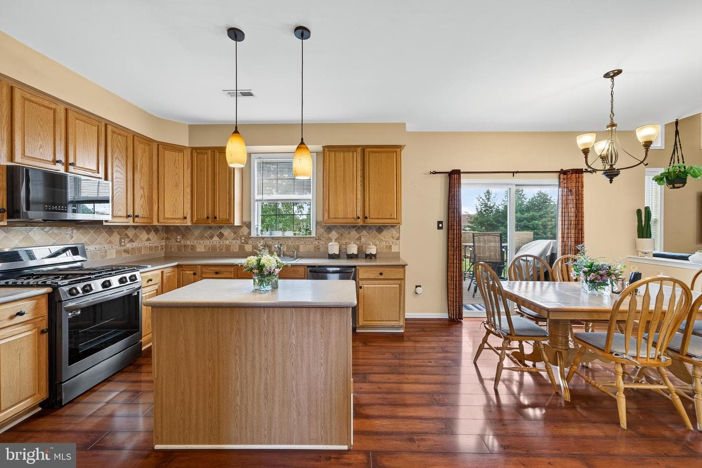 10 Surrey Lane photo 7